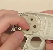 ゴムをはめ込む